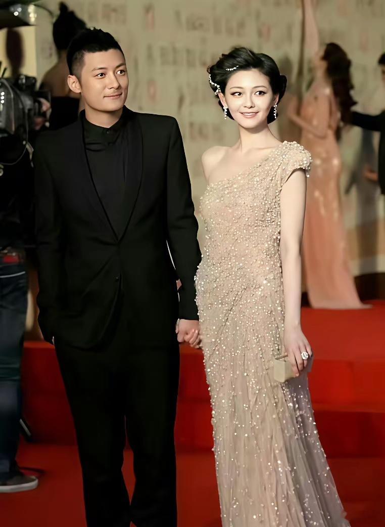 大S十多年前把珠宝当发饰，那个时候这审美很超前也很美