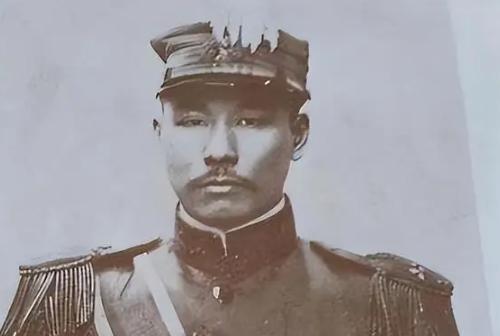 当年冒死放走毛主席的警察厅长，60岁穷困潦倒进京，主席三封亲笔信暖了一生！19