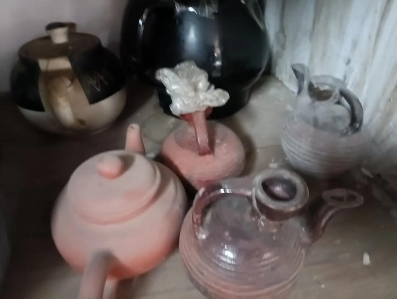 久违的古董，谁还认得？这两件物品，以前可以说是乡下的常用物品，随着时代的