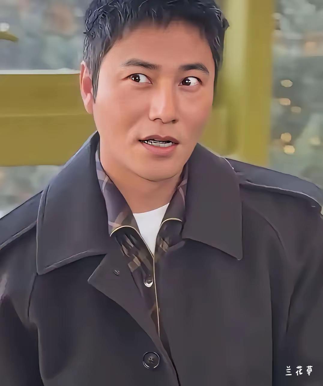 这是陈坤吗？样子全变了。是因为年龄的关系还是别的？跟以前的他相比，简直判若