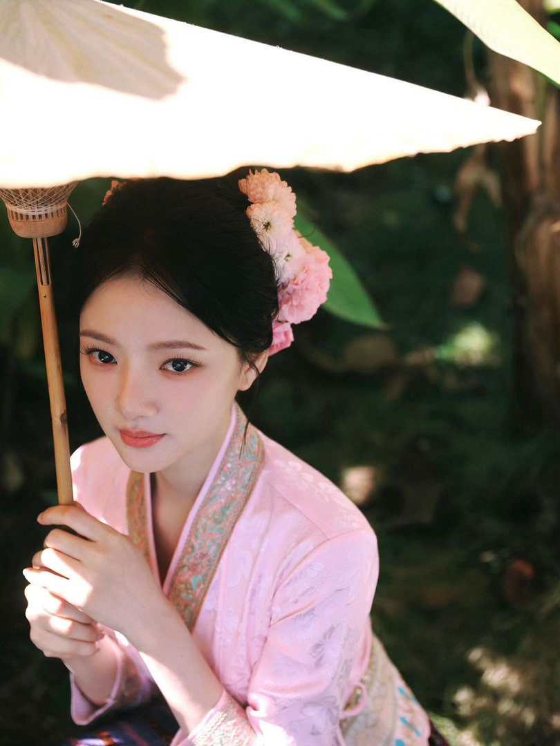 任敏说王鹤棣是自己精神上的妈妈轻松好玩的互动日常，任敏脑洞清奇，性格软乎乎，俏