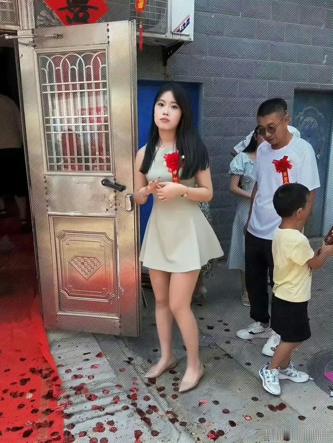 农村婚礼，这是伴娘还是新娘？
