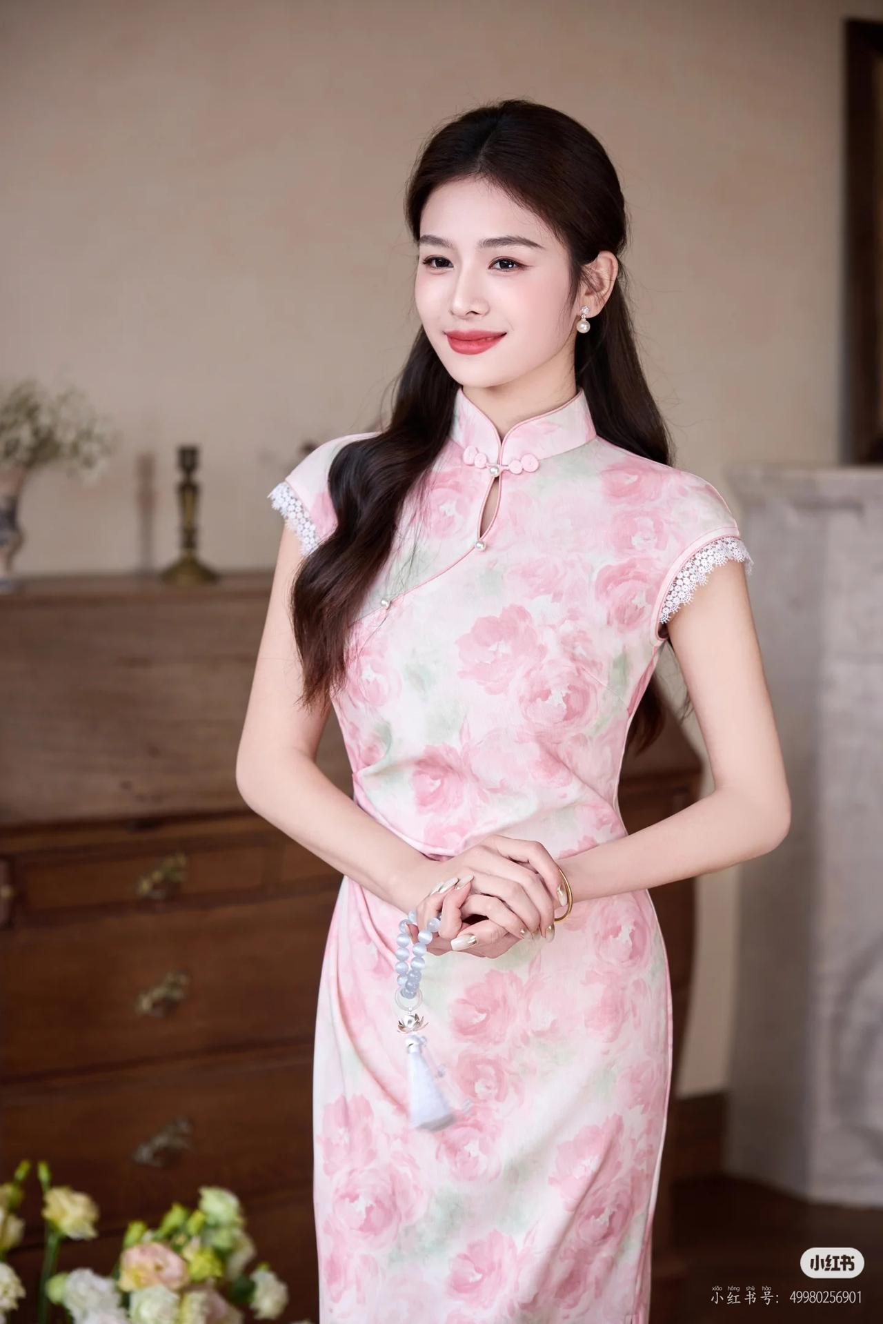 春日生活打卡季美女旗袍穿搭写真