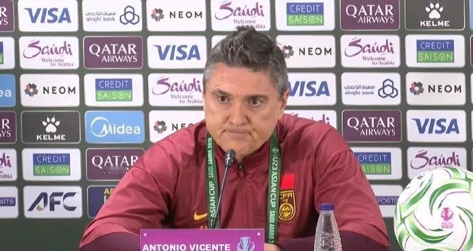 安东尼奥在竞聘U23国足主帅时曾被专家评委质疑其不会传控打法，但他用一句话回怼！
