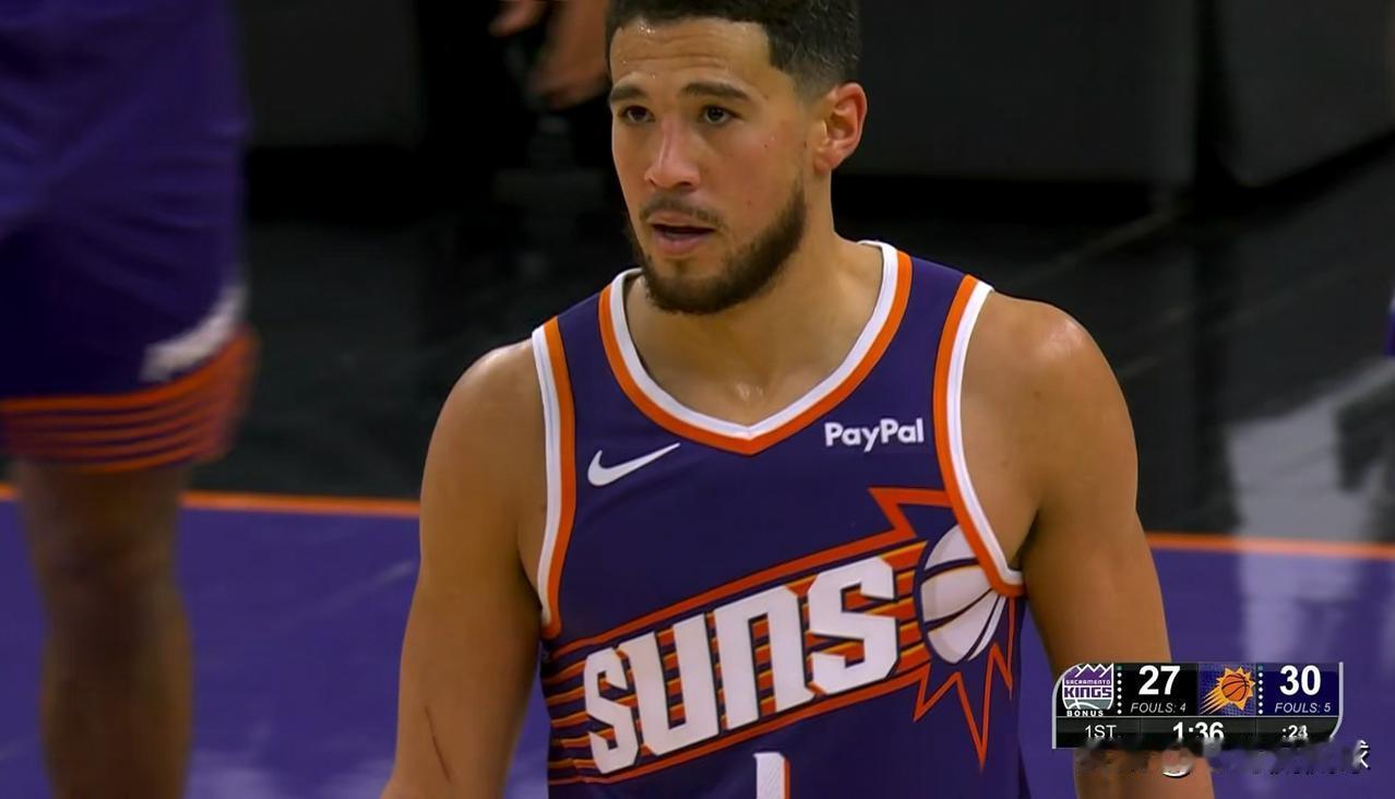 太阳超级球星布克真是彻底的杀红眼了！在今天太阳主场迎战国王的比赛中，目前双方的首