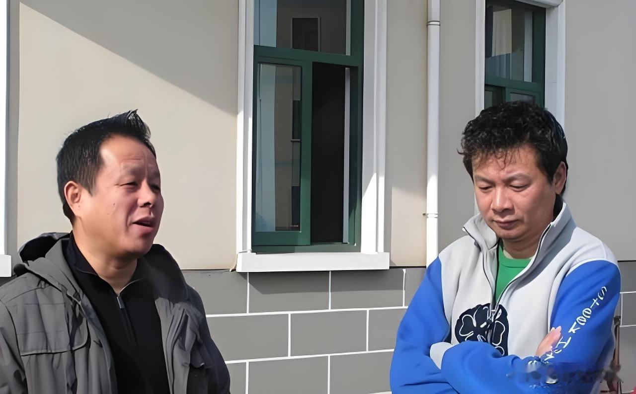 90年代中后期，范志毅凭借超强表现成为亚洲顶级球员，海外、国内多家俱乐部抛出高薪