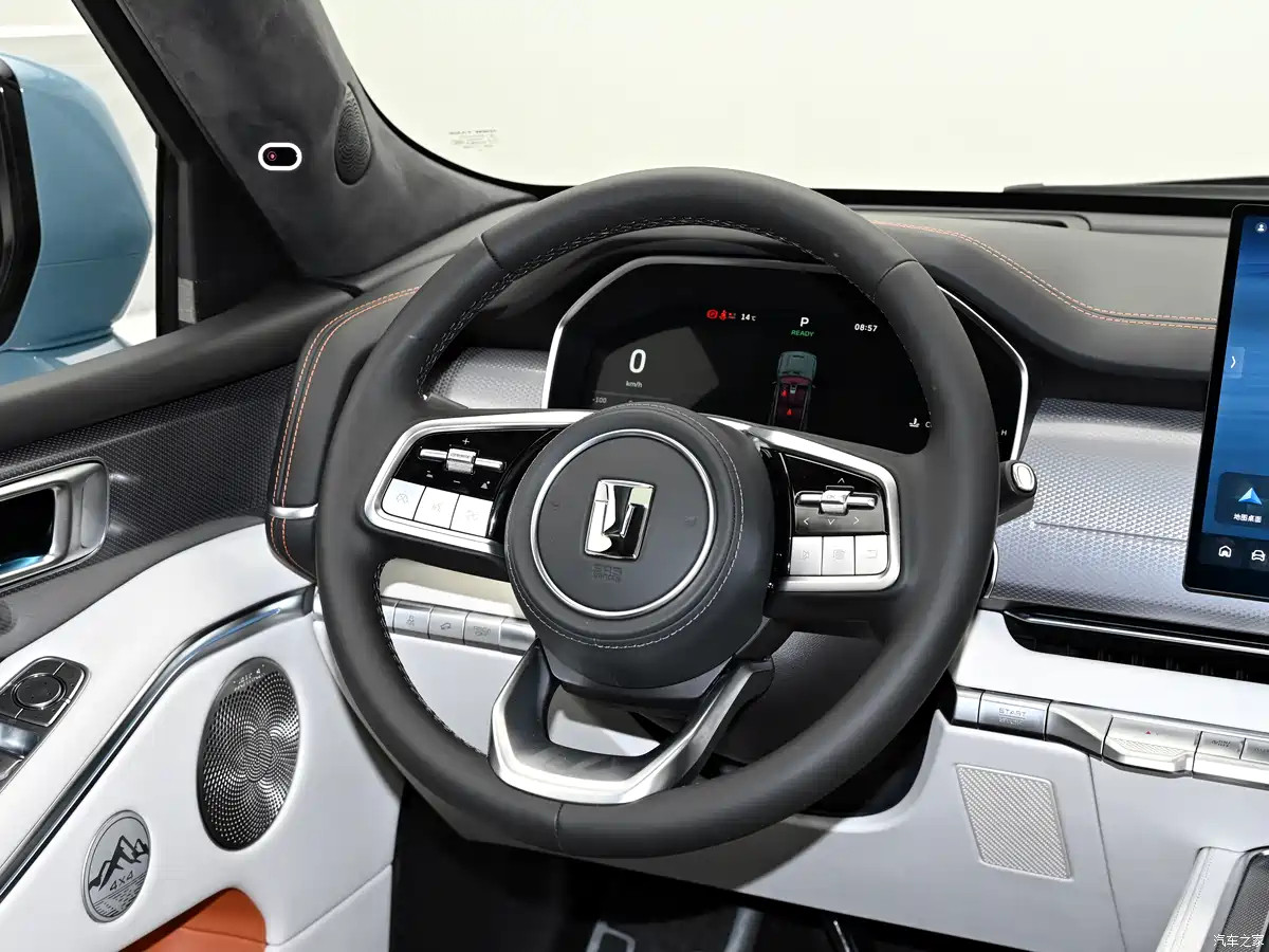 新款坦克700Hi4-T/Hi4-Z开启预售，43.8万元起。