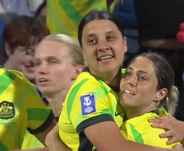 女足亚洲杯1/4决赛，澳大利亚女足2-1朝鲜女足晋级四强将战中国女足与中国台北