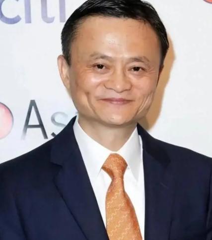 凌晨三点，杭州阿里巴巴园区的灯还亮着。保安巡逻到7号楼时，隐约听见键盘敲击声从一