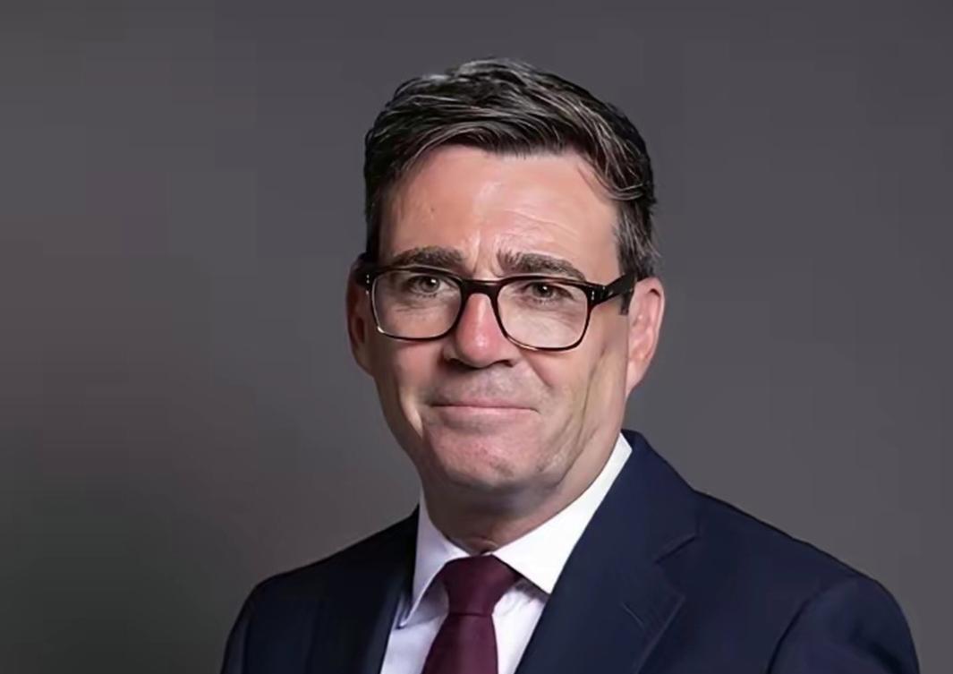 英国首相伯纳姆称，乌克兰既不是“贫穷的亲戚”，也不是“欧洲安全上的负担”。他