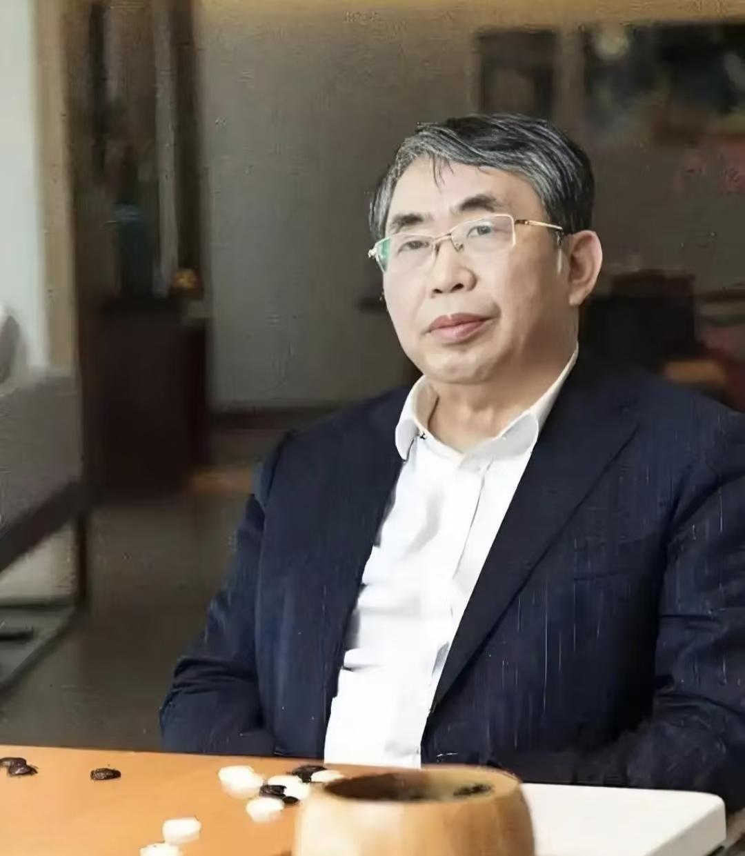 我有种预感围棋可能要走下坡路了，棋圣聂卫平走后，那些曾为他包下整个赛场广告位的老