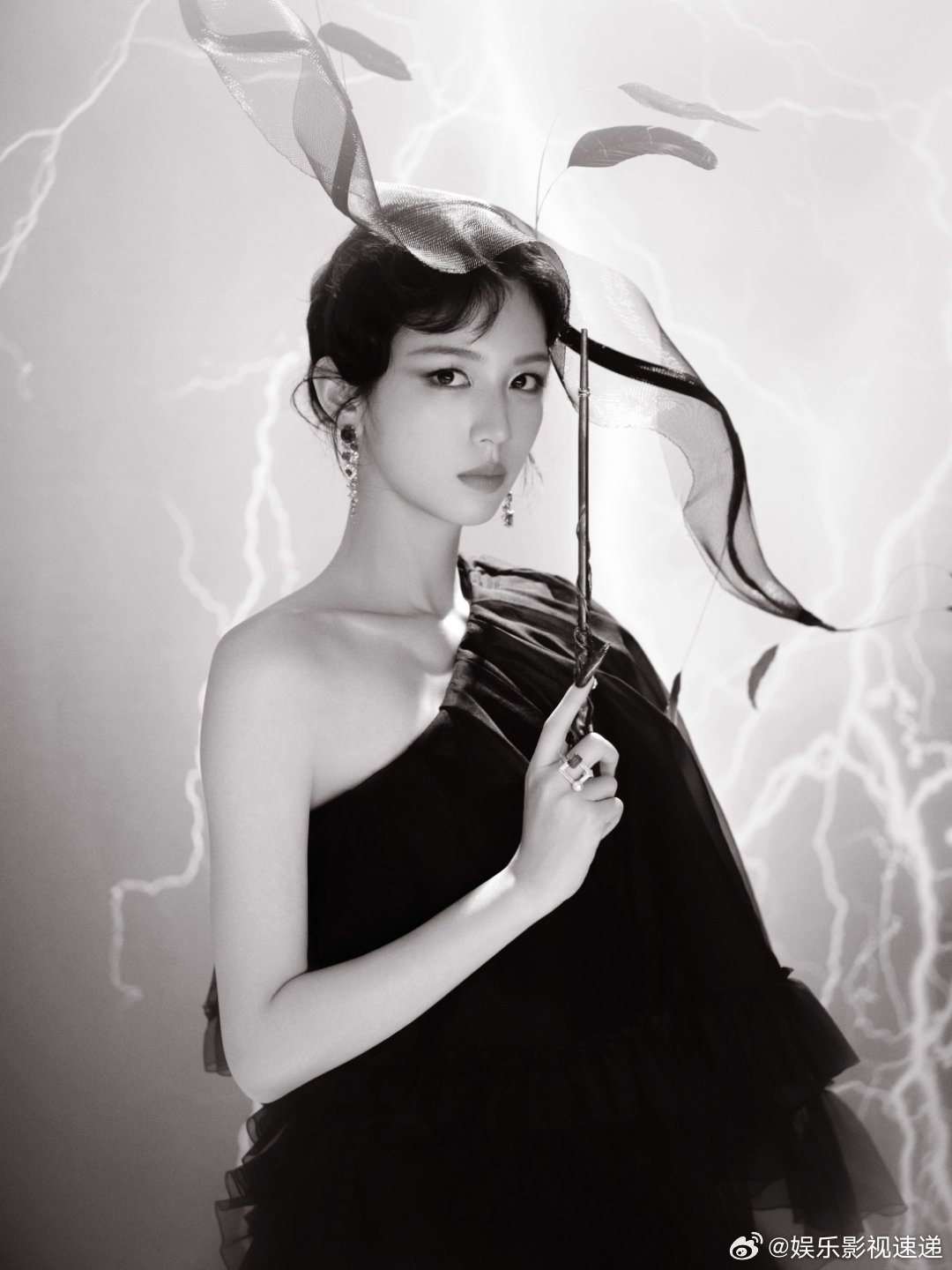 周也魔法女巫周也的魔法女巫造型很有感觉，适配度超强，气质从点滴里都能看出来，确