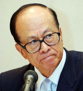 中国不挽留，美国不收留，被夹在中间的李嘉诚，终于玩不转了！大公报几次点名，他
