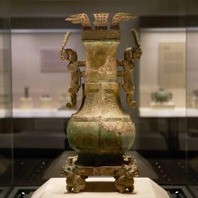 张学良把全部家当捐给美国，当年我骂他傻，如今我懂了…2001年，张学良把他所