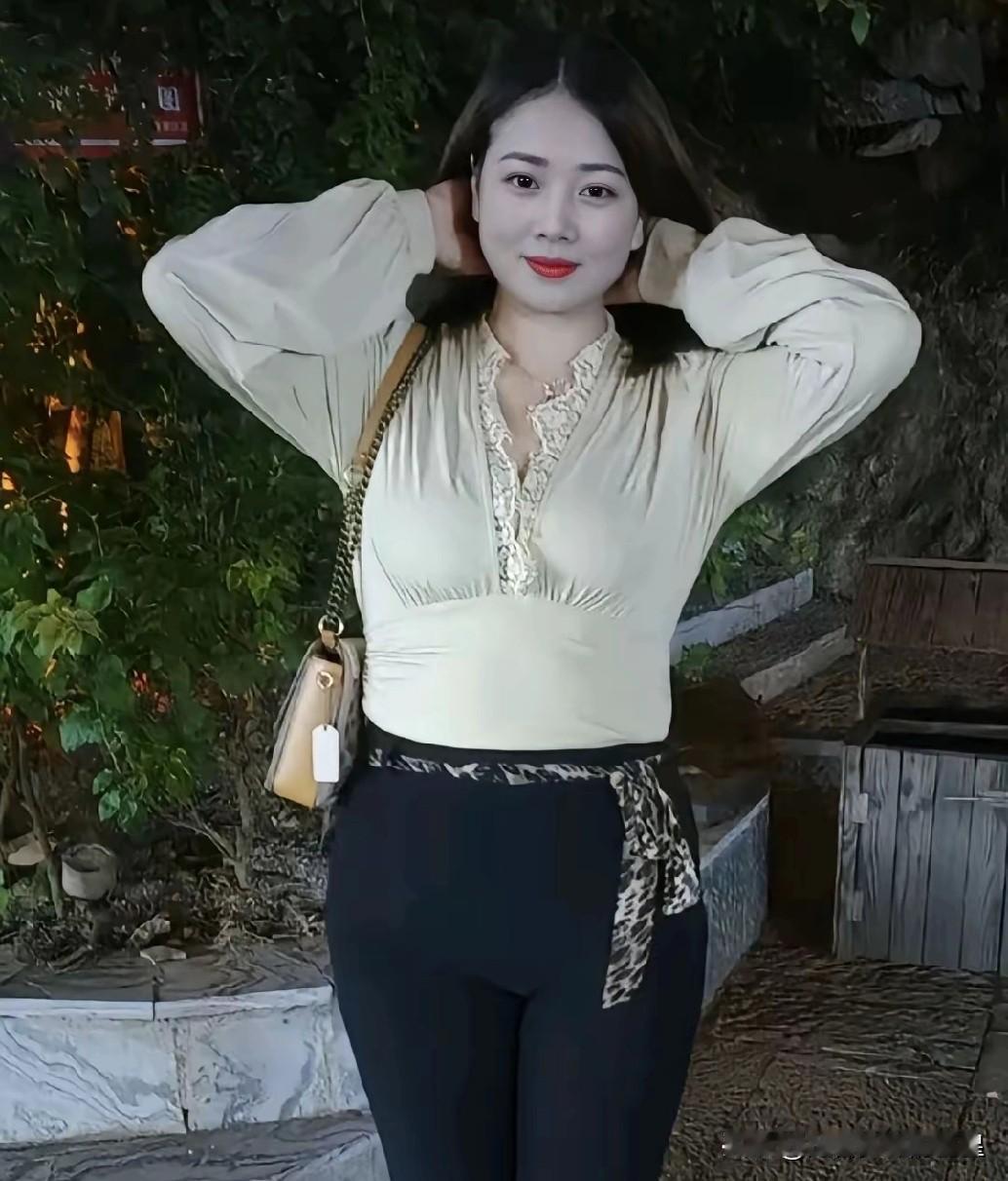 在职场里，你有过被同事“带节奏”的时候吗？[思考]最近单位发工资，不少同事嫌