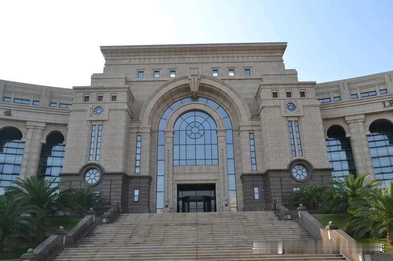 南京大学PK复旦大学，孰强孰弱一目了然论中国语言文学：复旦大学略胜南京大学