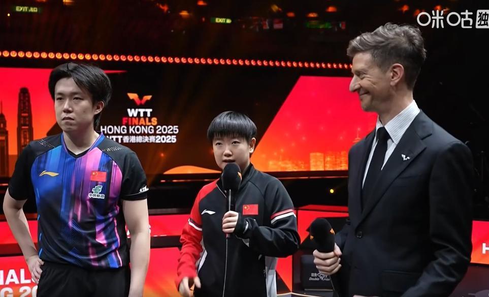 孙颖莎/王楚钦拿下印度队后采访，一个细节笑死我了！亚当说道：恭喜莎莎，楚钦