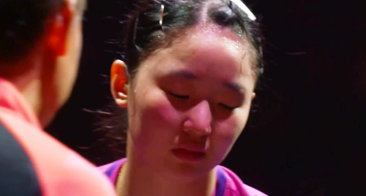 张本美和再次被打哭！！！WTT中国大满贯女单1/4决赛，张本美和在与王曼昱的比拼