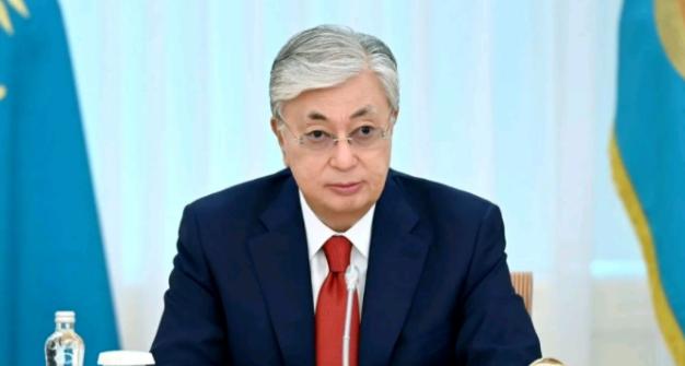 哈萨克斯坦到底要干什么？哈萨克斯坦总统托卡耶夫如今立场让人怀疑，一边参与日本—中