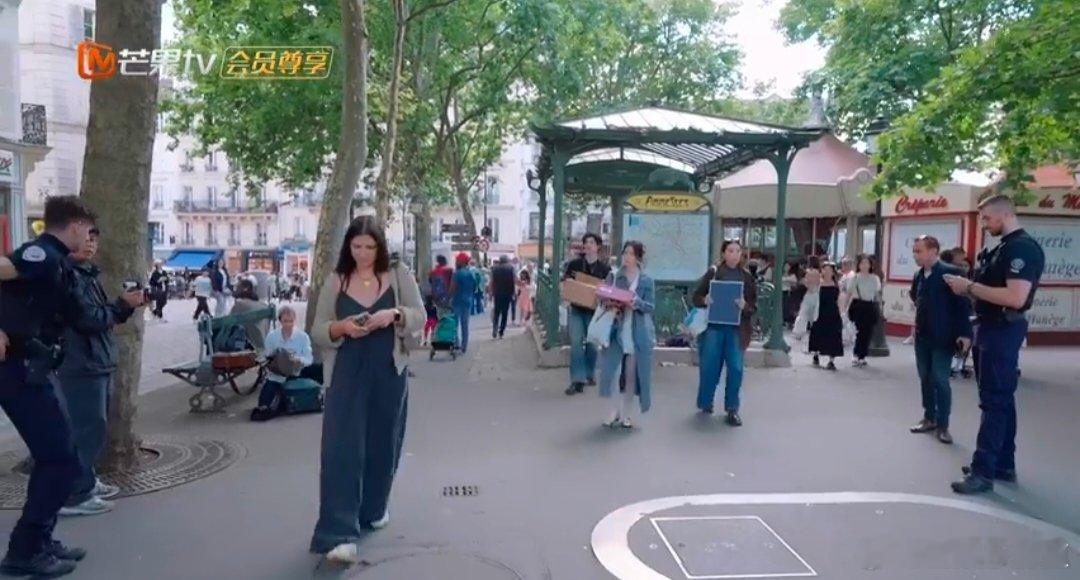 赵昭仪颜安地推又又又碰壁巴黎合伙人笑不活了！赵昭仪颜安爱墙地推刚迈出第一步，就