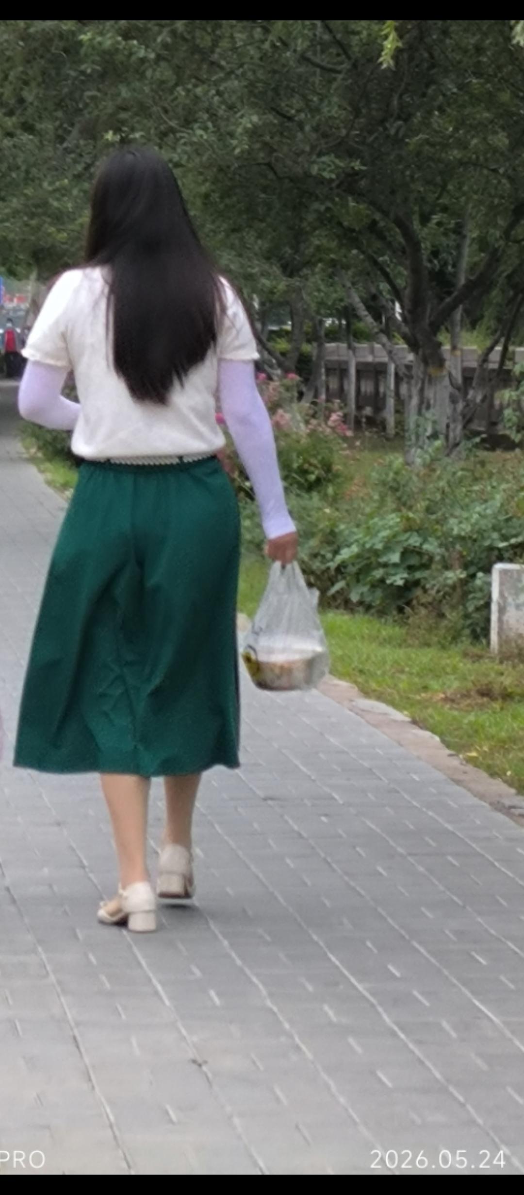 女同胞哎，男人找你出轨，不是因为你有多么漂亮，也不是因为男人多么喜欢你，原因只有