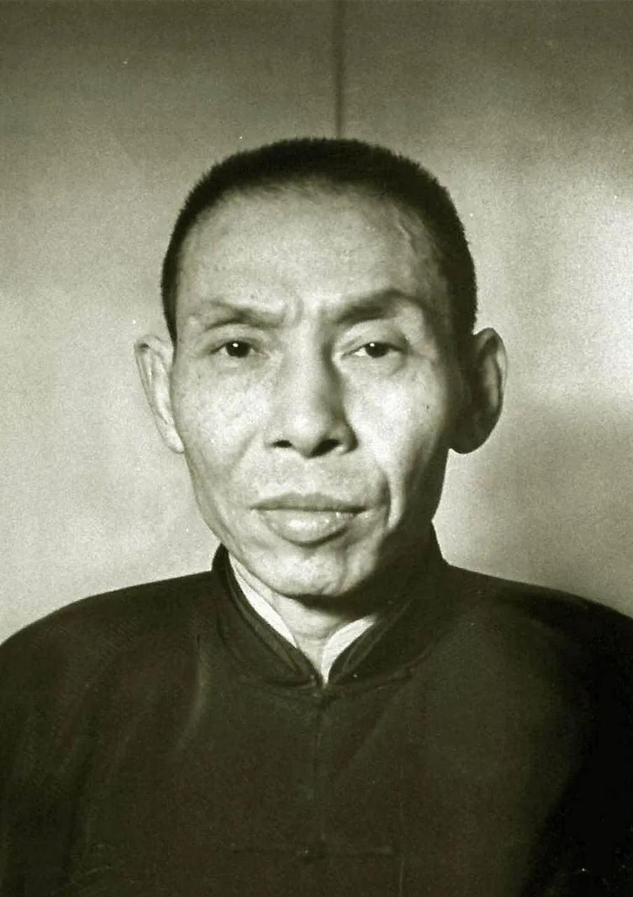 一张退回的庄票：杜月笙与秦联奎的江湖情谊大律师秦联奎到杜月笙公馆的私人赌局