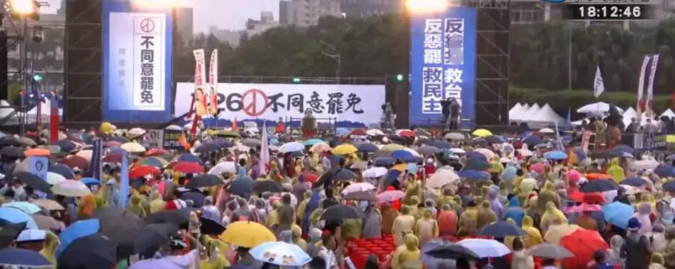 726反罢免大胜利之“六最”最得意的人：朱立伦，政治生命得以延续，卢秀燕本身就
