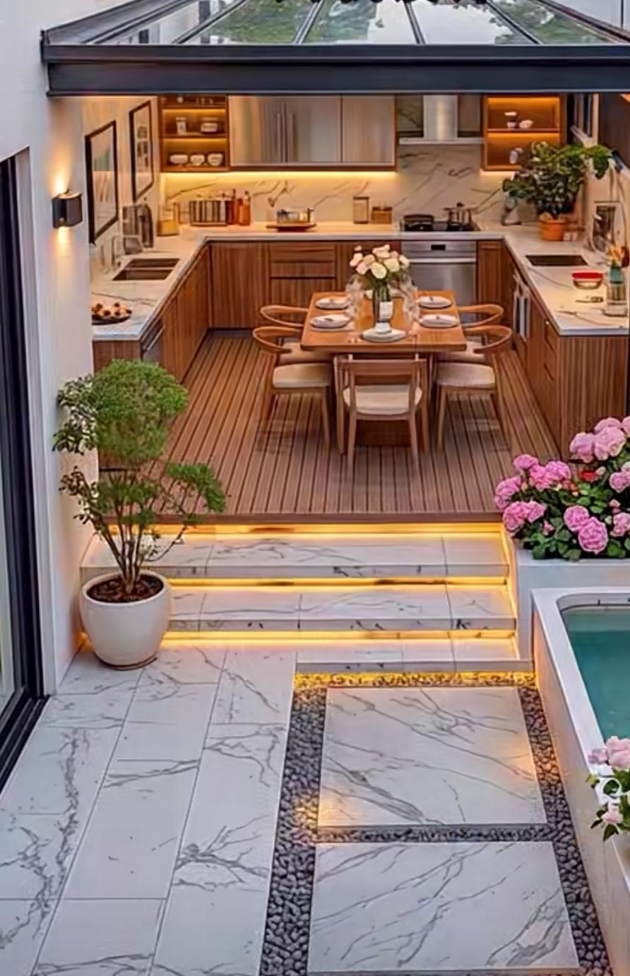 溫暖的手握住今生的緣，誠摯的心守住友誼的情，無限網絡送上真誠祝福，祝願您開