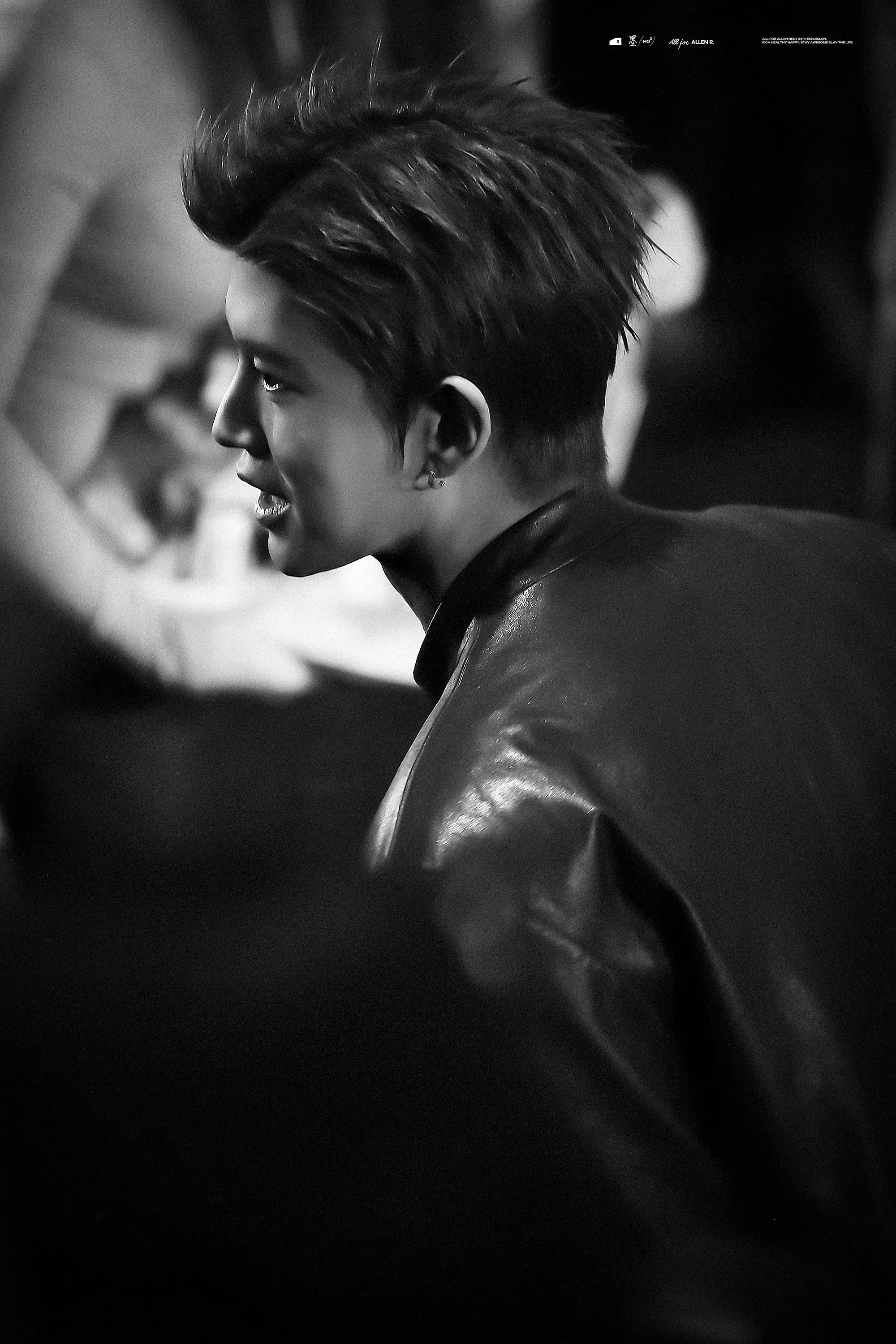 任嘉伦ᰔᩚ₊˚➳ℒℴѵℯ“你就像夜晚，默默无言且布满星辰。你的寂静无声像星辰的