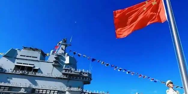 俄罗斯军事专家：“美国心里非常清楚，中国综合国力强大无比”，现在全世界看待美国现