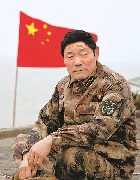 1986年，王继才接到了守岛任务，从此驻扎在只有0.0163平方千米的开山岛，而