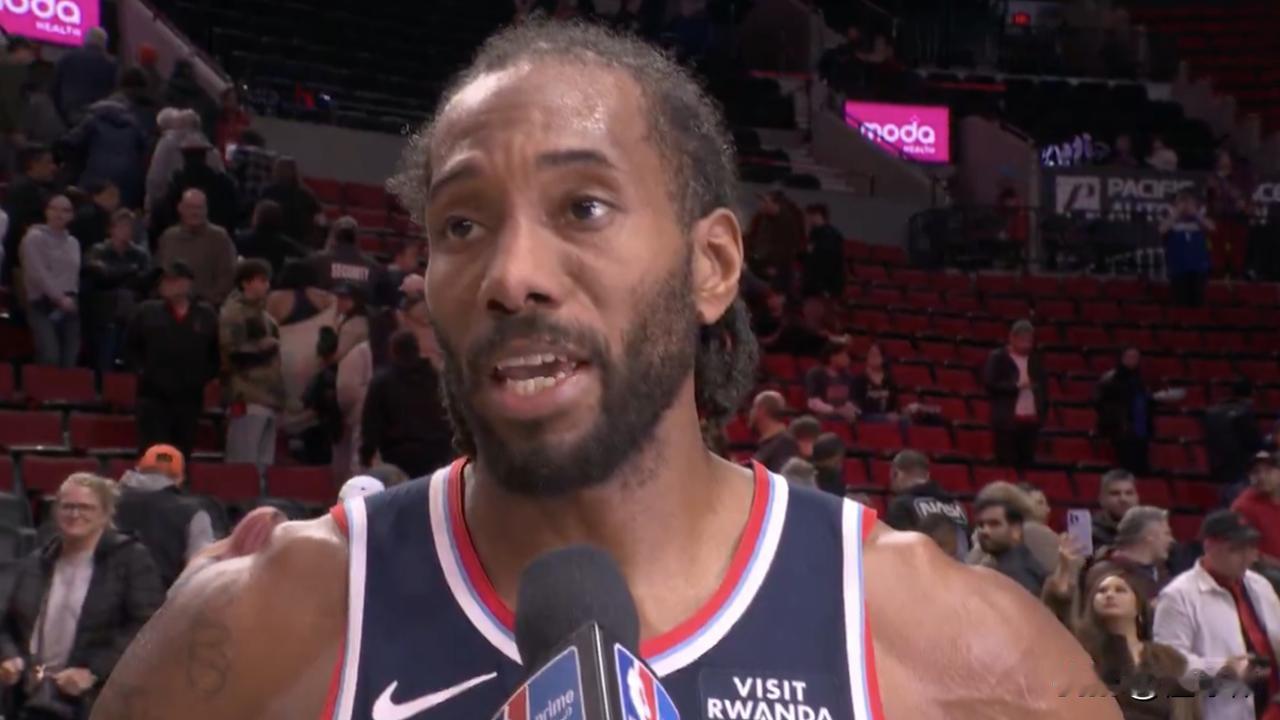 赢得小卡的认可！伦纳德谈哈登：“哈登很棒。”“他一直都很棒。”“他是