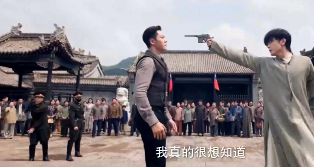 《九门》第二十二集，吴老狗把枪口对准张启山的那一刻，我盯着屏幕没动。他刚恢复一