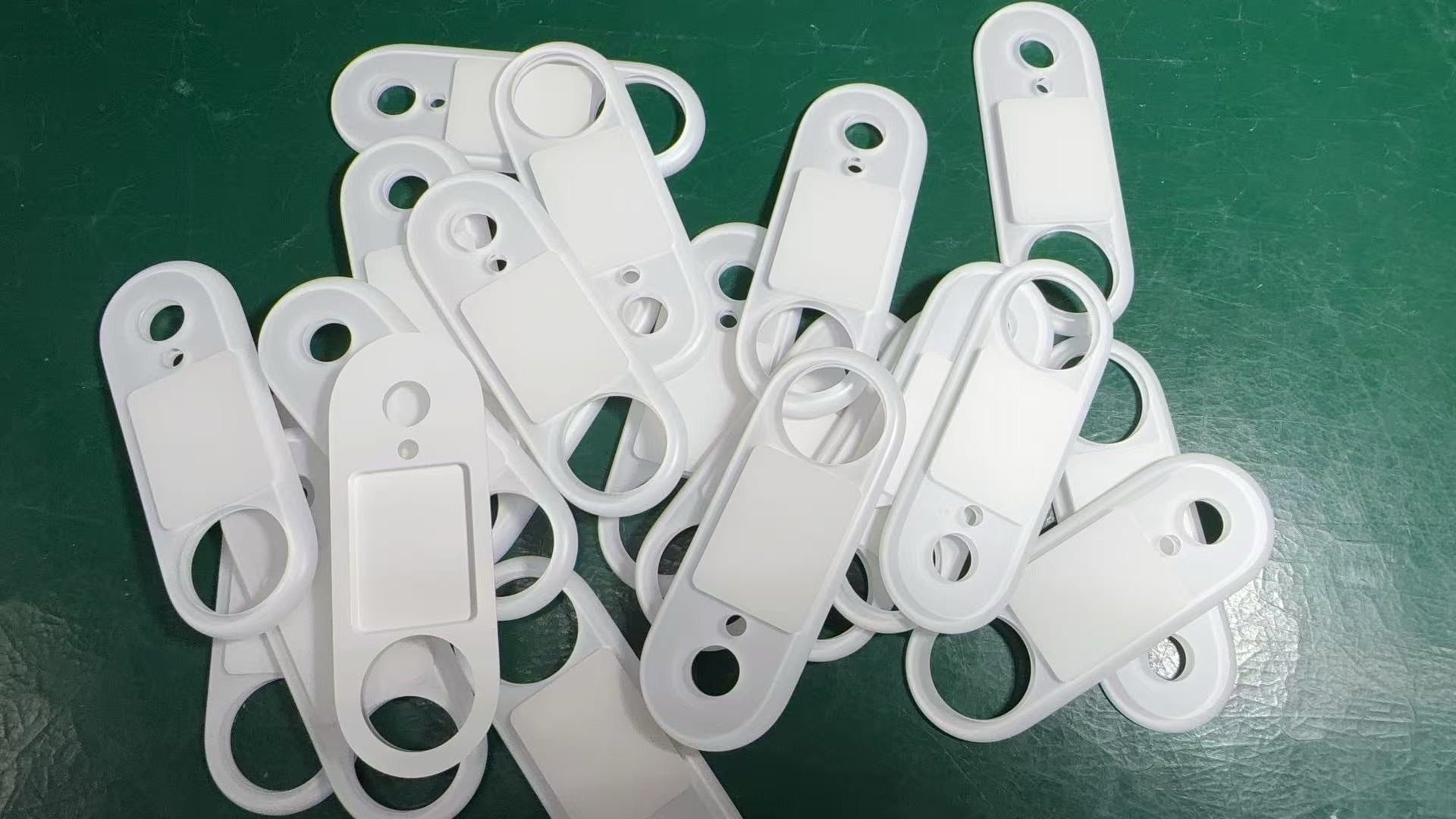 平嵌镜盖打了个大补丁