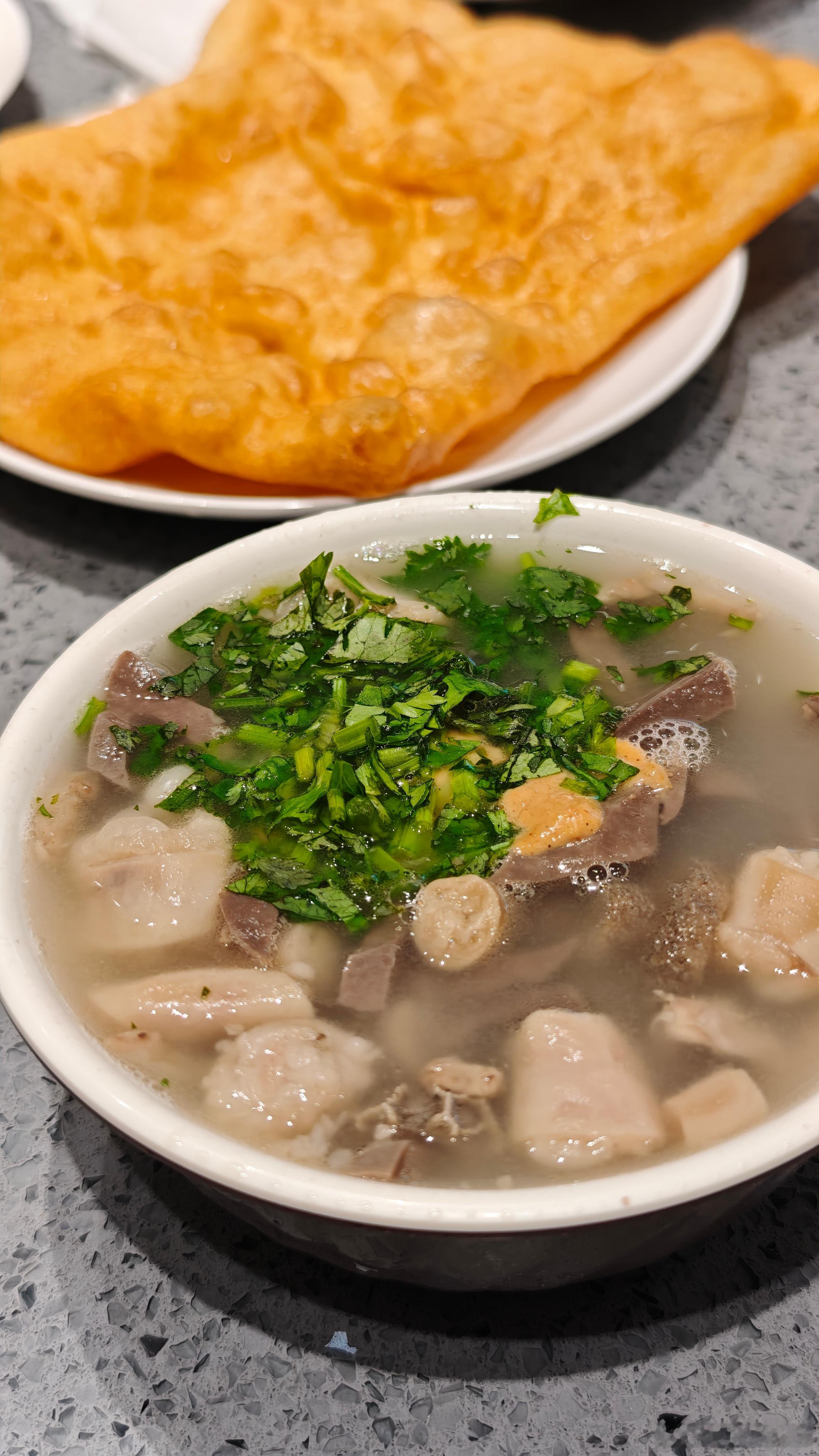 油饼羊杂汤简简单单吃个早餐清真早餐还是好吃​​​