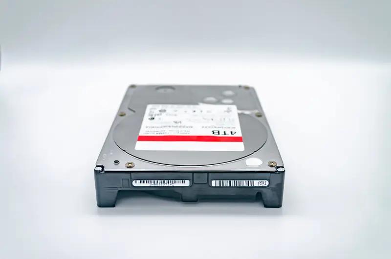 买1TB硬盘到手只有910GB？别骂奸商，这是进制坑！数码圈有个半公开的潜规则