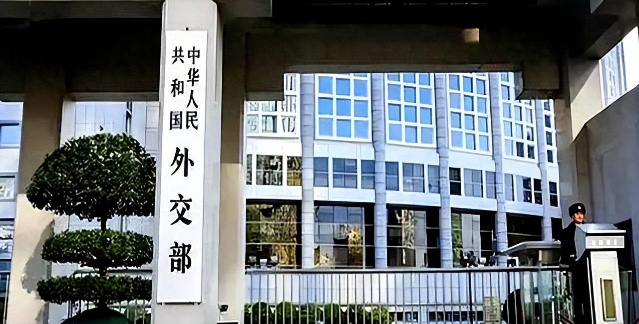 全面反华？卡尼正式通知中国：加征25％关税！中企必须卷铺盖走人