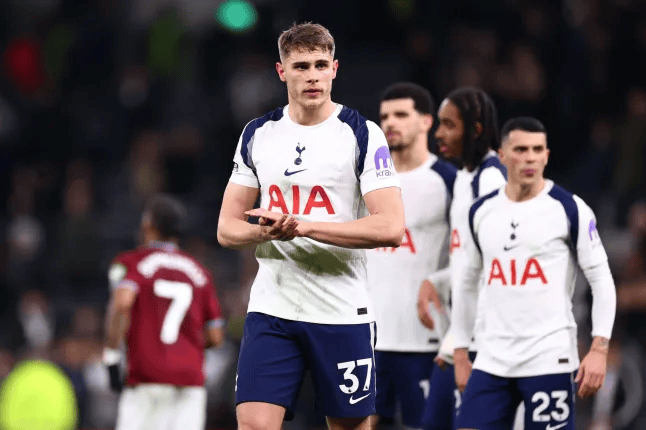 评论员: 既然没能签下格伊, 那利物浦应尽力去签范德芬