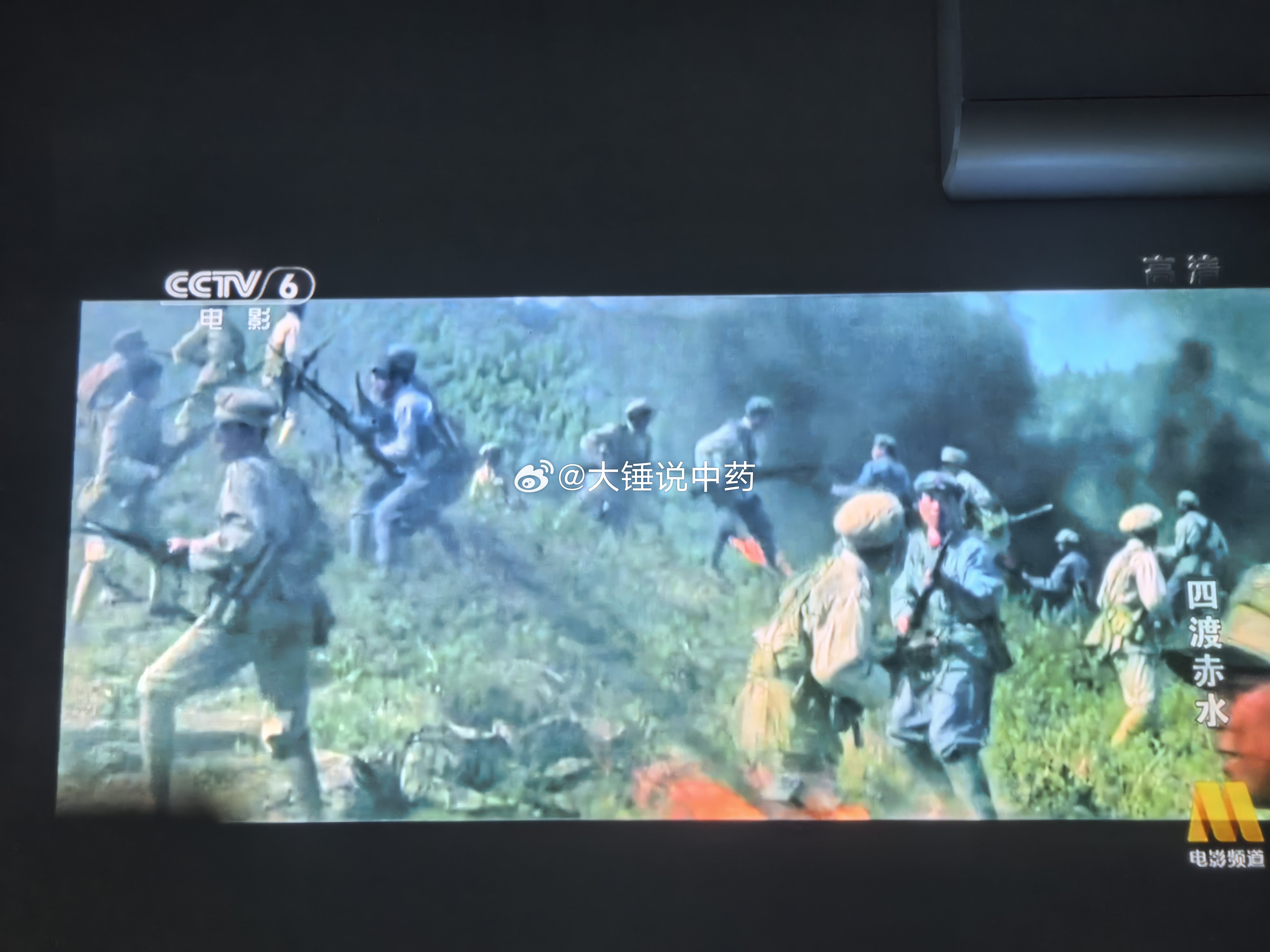 1983版的《四渡赤水》，越来越经典。再看一遍。翻拍的意义就在于证明经典的价值，