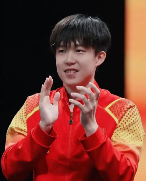 该减减负了！孙颖莎王楚钦接连伤退，赛事扎堆遭吐槽！樊振东最近没打，反