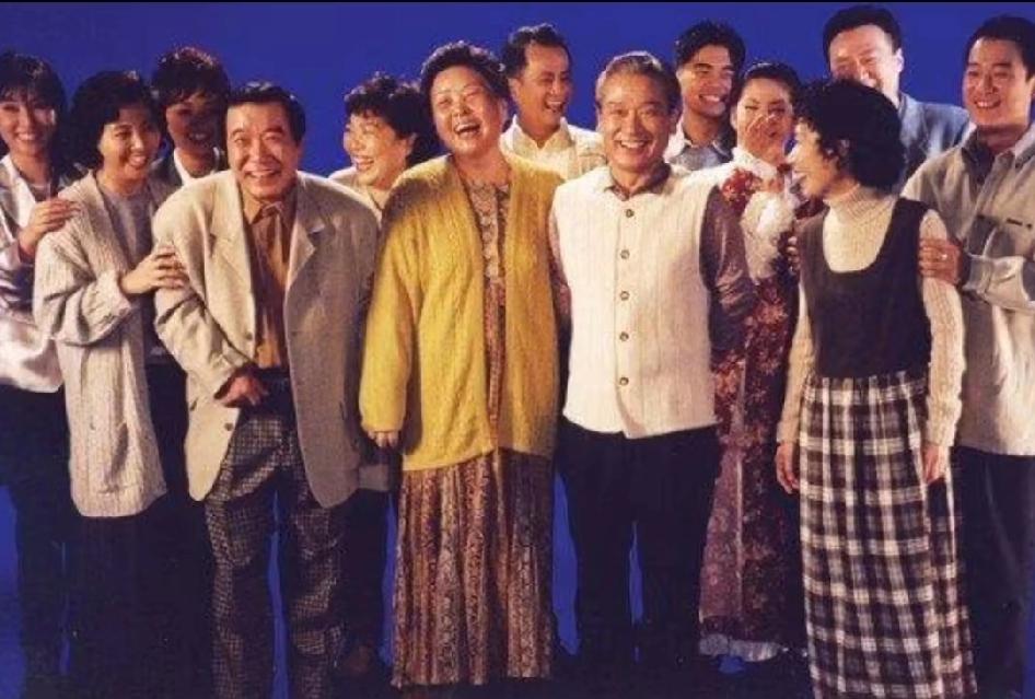 没想到《澡堂家的男人们》饰演福李姬子的姜富子这么有钱，真的是位一路敲着胜鼓过来的