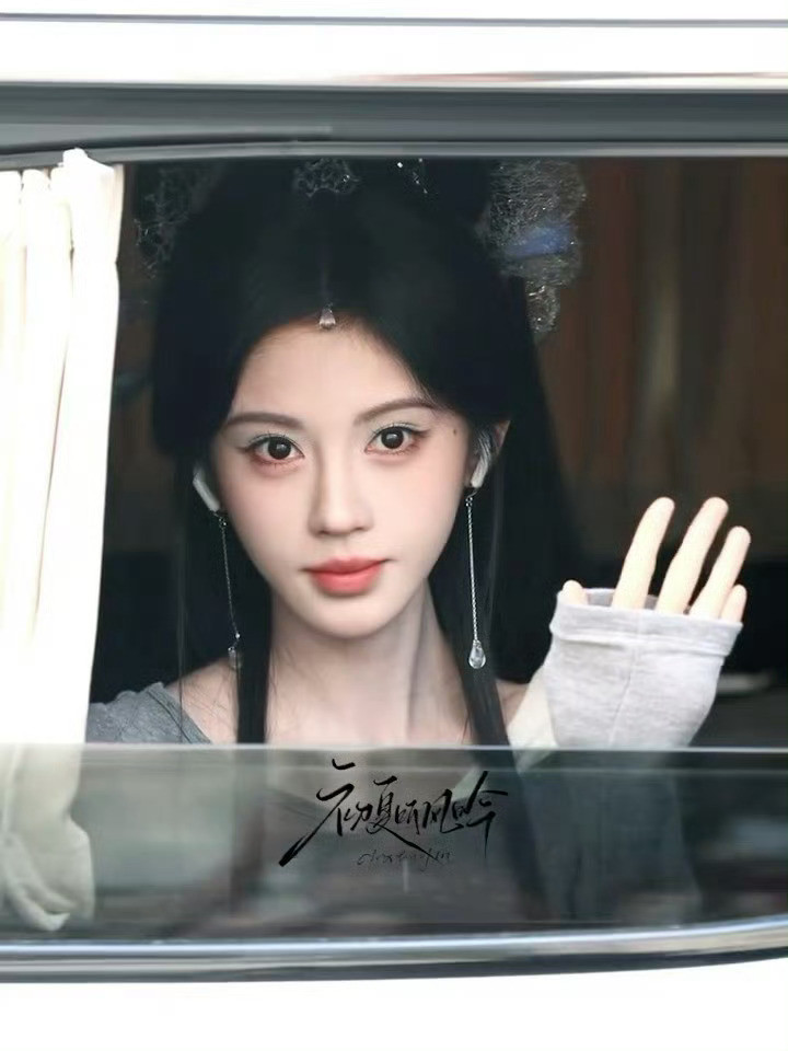 鞠婧祎《来战》阿黛出妆路透，怼脸美的好惊人，爱了爱了！​​​