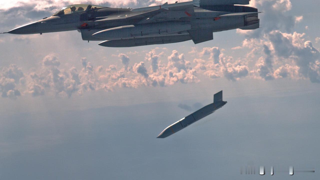 🇺🇸🇩🇰🇮🇹美国批准向丹麦和意大利出售价值47亿美元的武器。