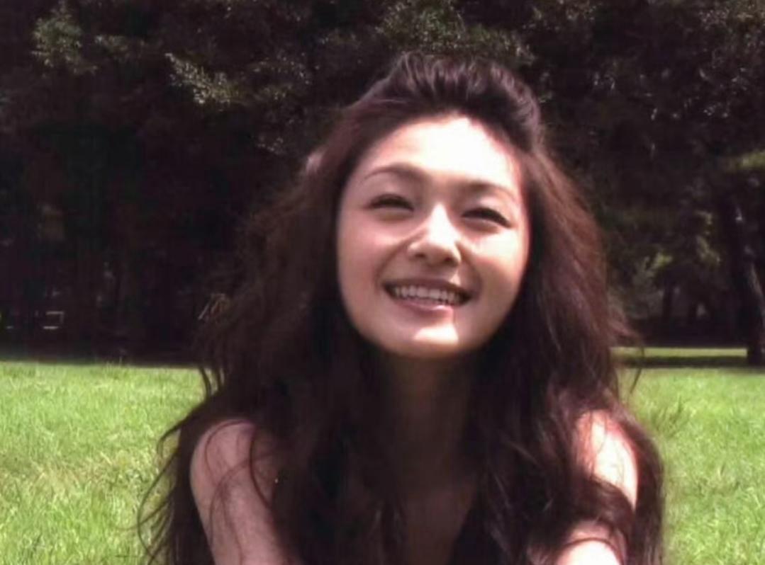 11月26日，大S突然冲上热搜，她得到很多网友点赞！有网友曝光2016年自己孩