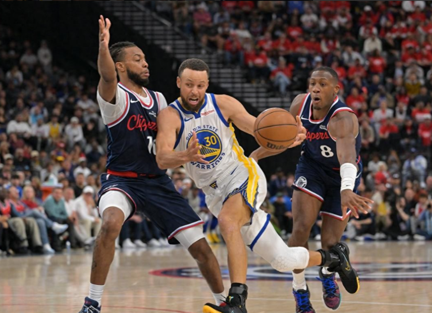 说实话这场替补已经是拉爆勇士替补席了，加兰也没拉胯，就是看你和库里互相打了，库里