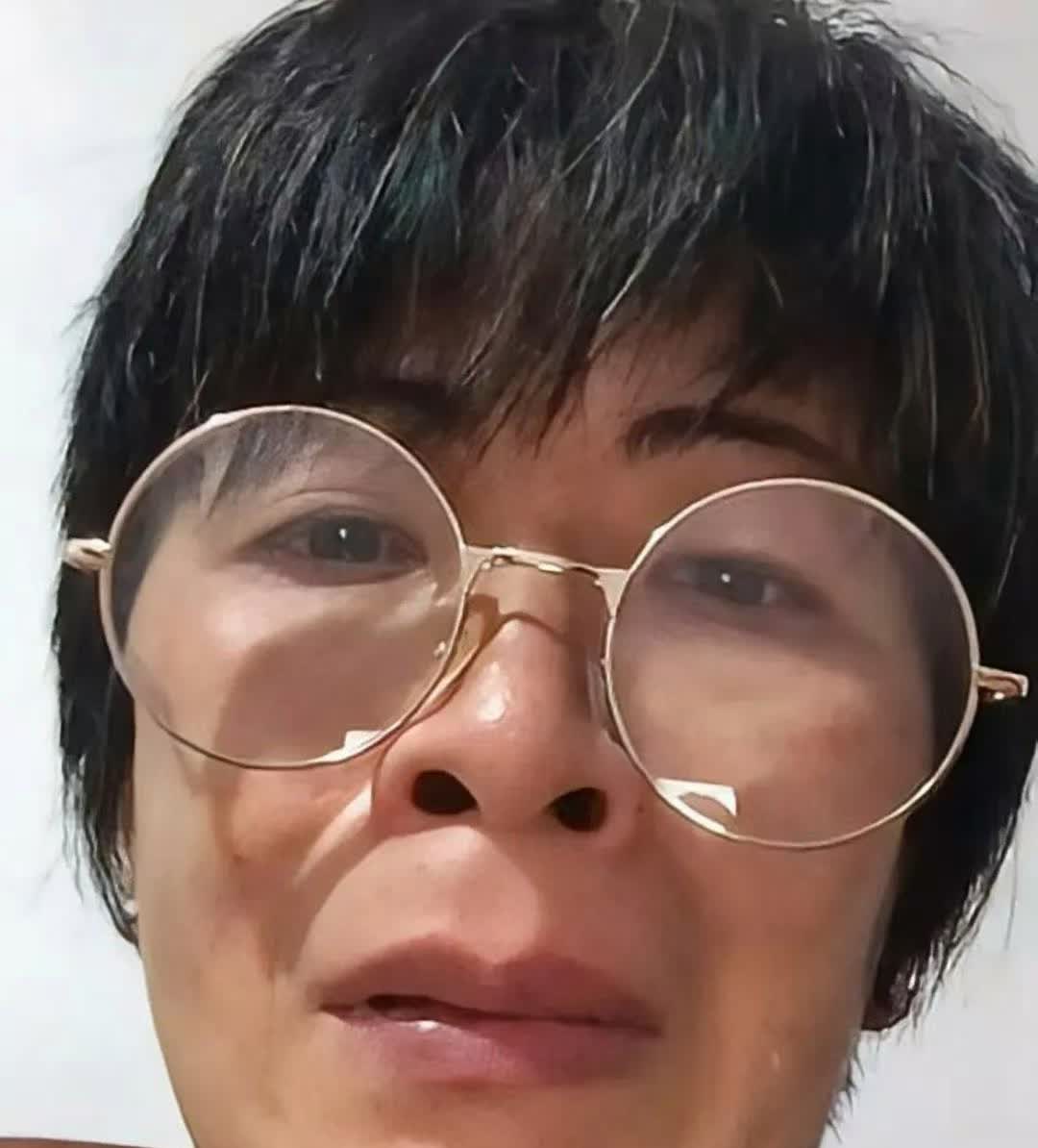 我每个月退休费是5000元，在儿子家住了五个月。这天儿子儿媳都不在家，我5岁的小
