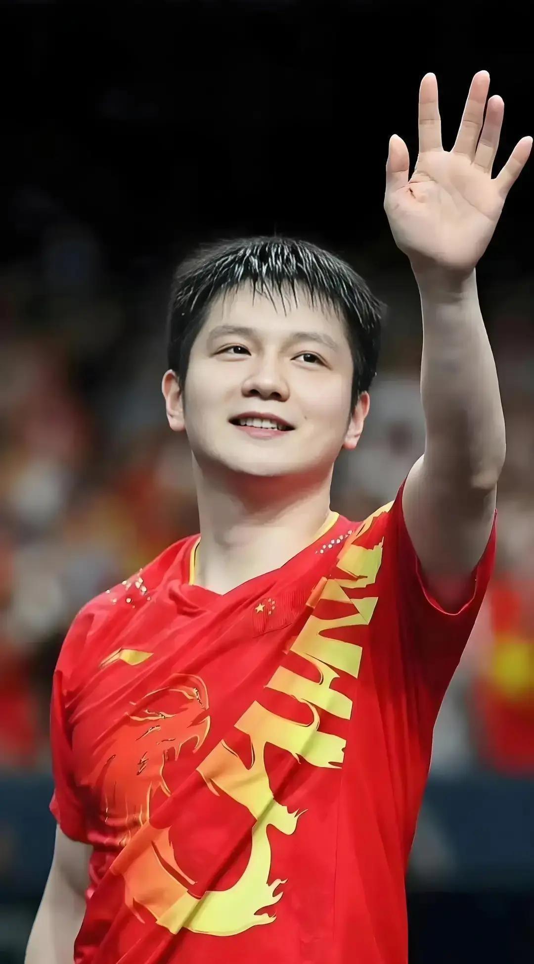 断层一亿三千万票，中间隔着整整一个王楚钦。这不是比赛，是献祭。当2025年她咬