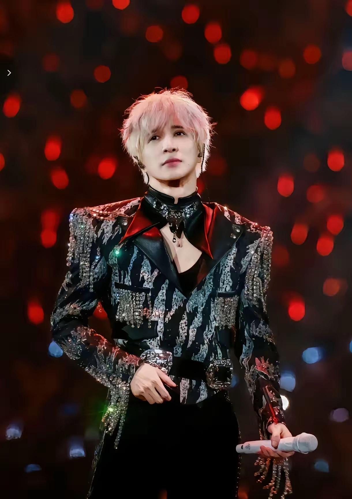 薛之谦以后开演唱会真让人捏把汗，全因他这份藏不住的真诚。3月29日广州演唱会遇暴