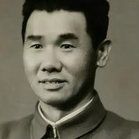 1971年8月，一列专车缓缓驶入福州站。应福州军区司令员韩先楚邀请，正在江西蹲点