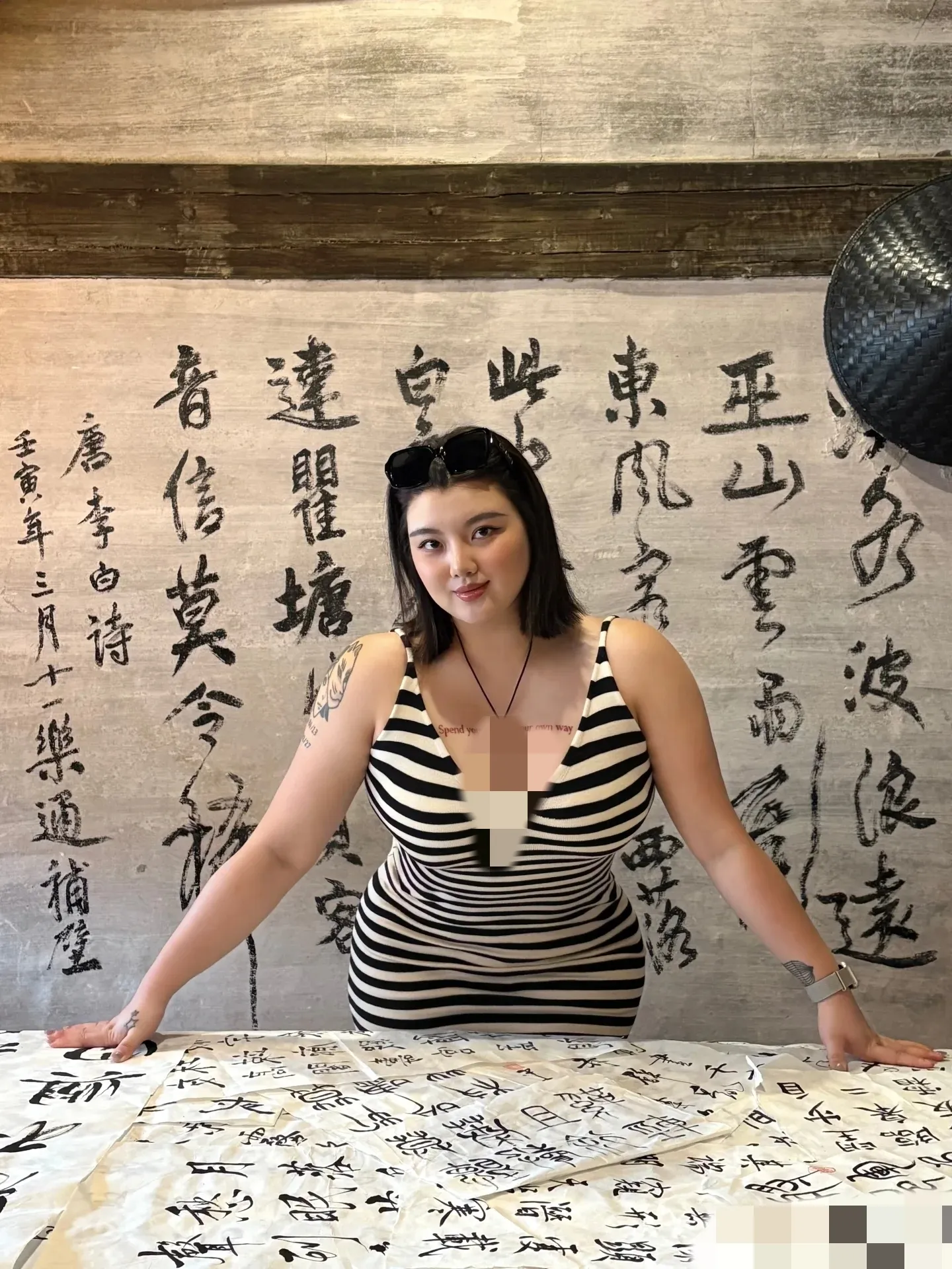 人美，还是书法美？回答我